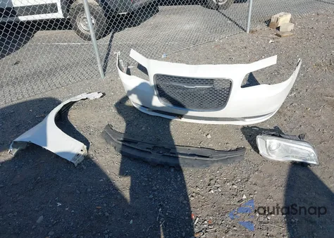 2015 Chrysler 300 Limited z USA, uszkodzony, nr VIN 2C3CCAAG0FH786770